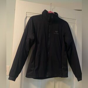 Arc'teryx atom jacket small petite women’s black